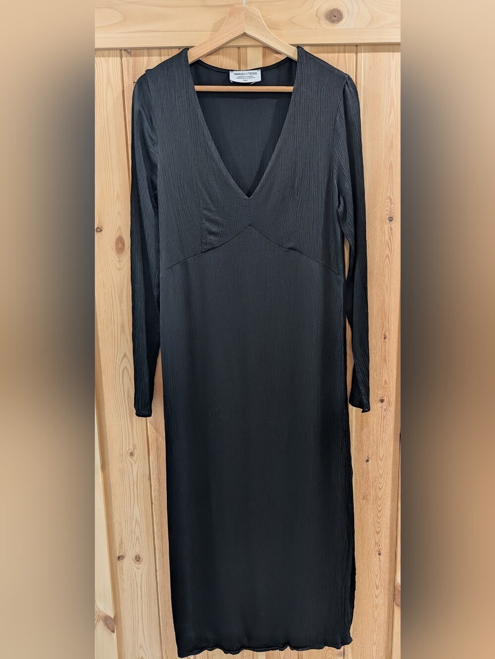 Smash + Tess Black V-Neck Long Sleeve Midi Dress - Picture 2 of 12